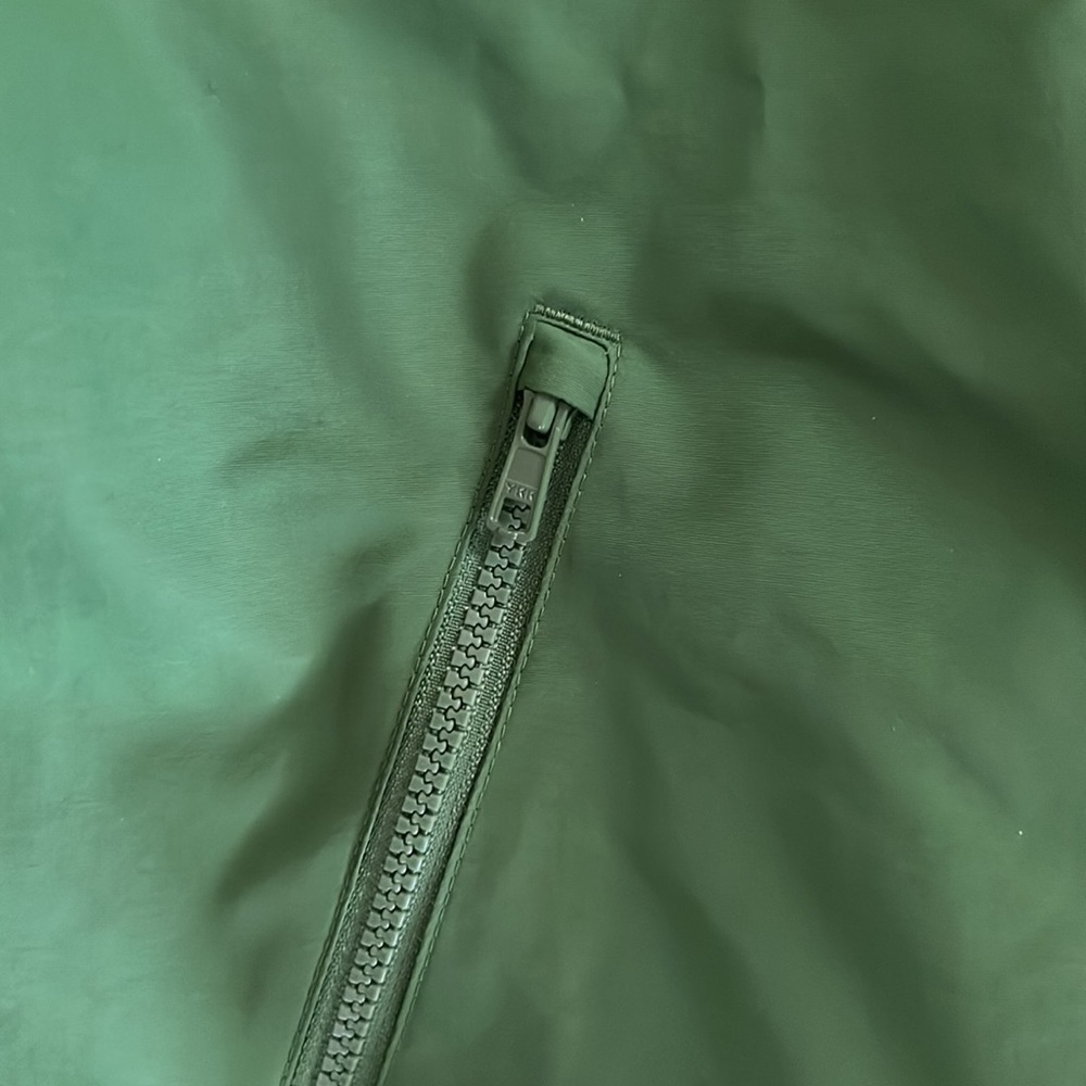 Lands End men’s Green Bomber Jacket Medium Winter Full zip Outdoor waterproof - Picture 7 of 9